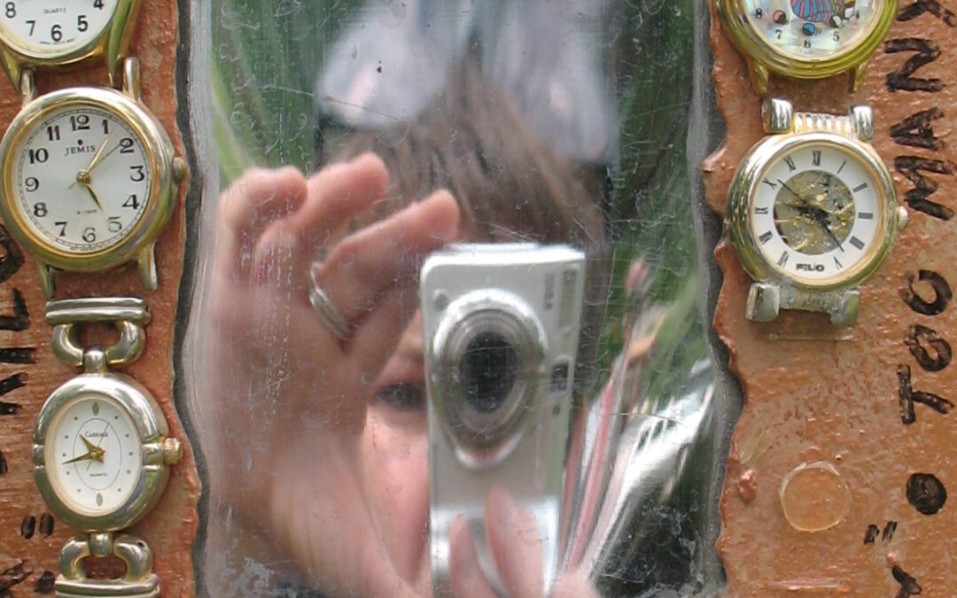 THE SELF-PORTRAIT POEM: Revealing by Concealing